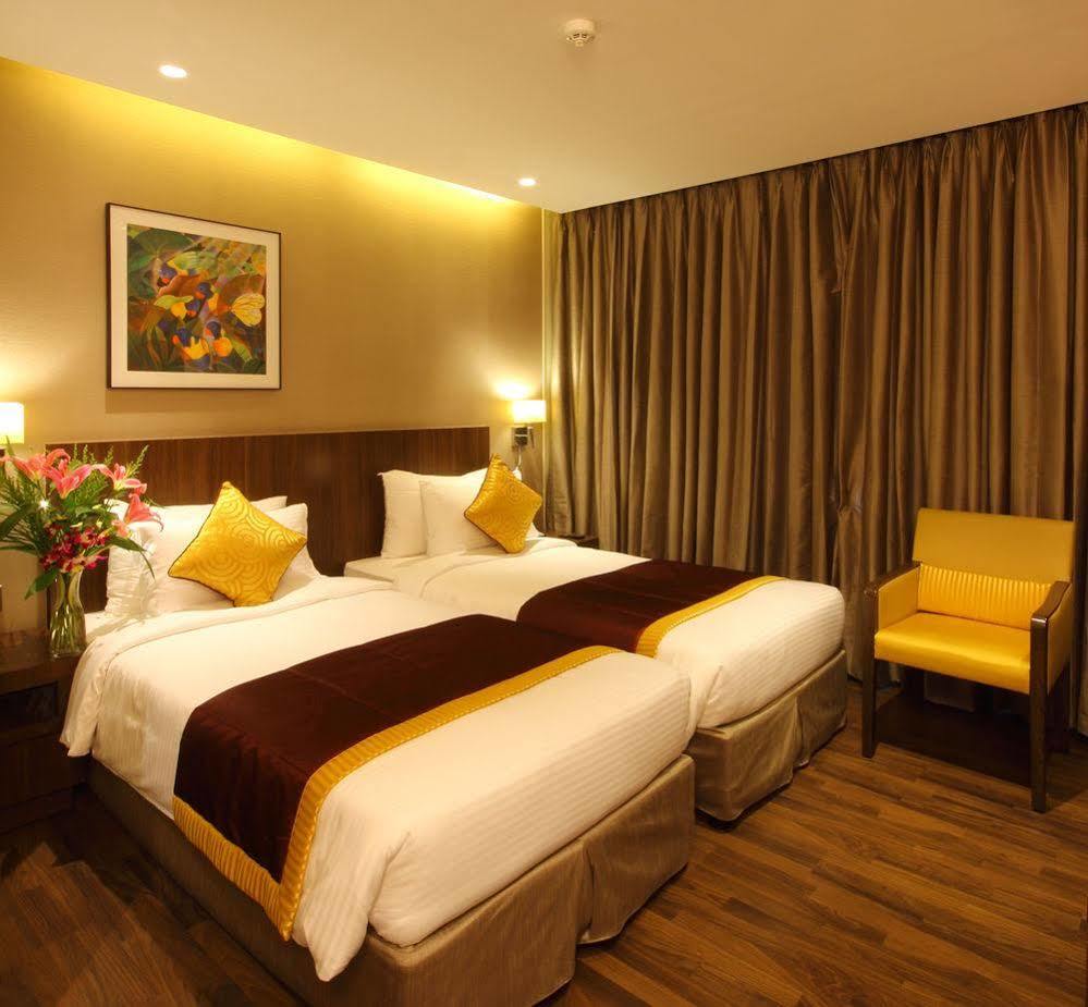 Hotel Fidalgo Pune Exterior foto